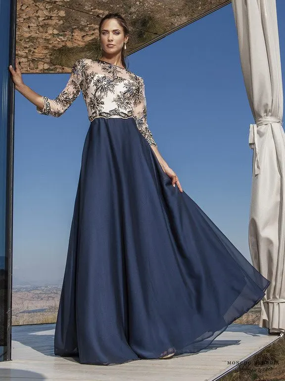 Langes Abendkleid in Marineblau mit Spitzenoberteil