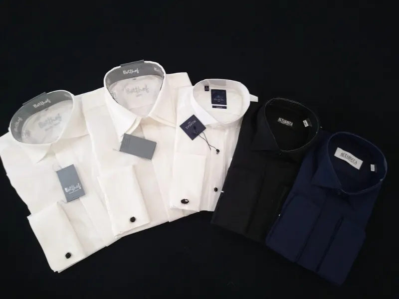 Hemden in Weiß, Schwarz und Blau