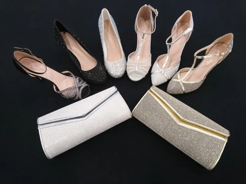 Damenschuhe und Clutches aus unserem Sortiment