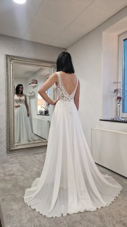 Brautkleid mit tiefem Rückenausschnitt in unserem Geschäft